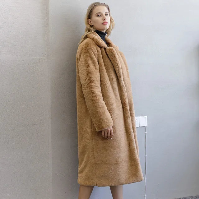Leonie | Langer Wintermantel aus Kunstfell