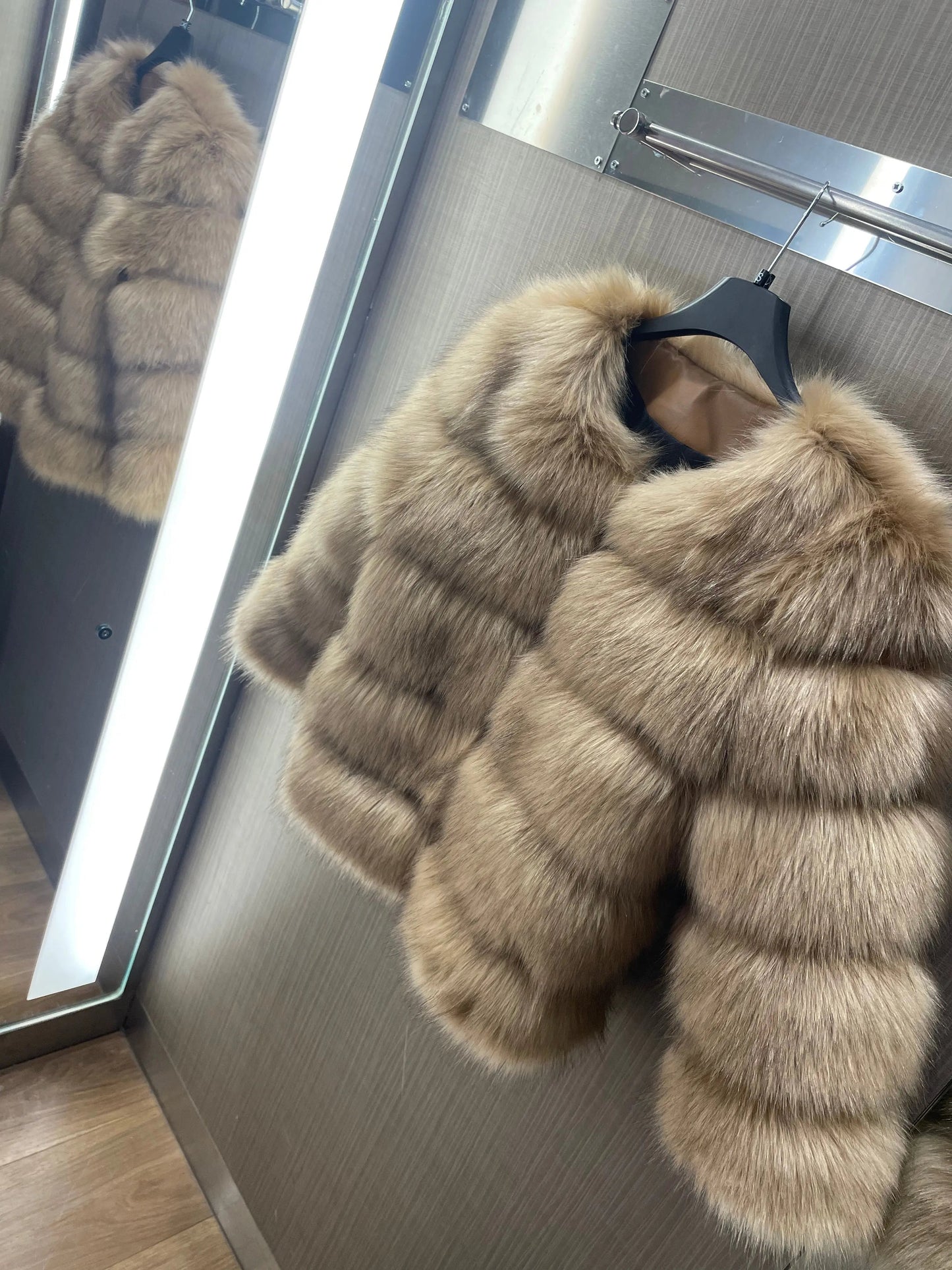 Lia | Hochwertige Kunstfelljacke – Elegantes Design für Komfort